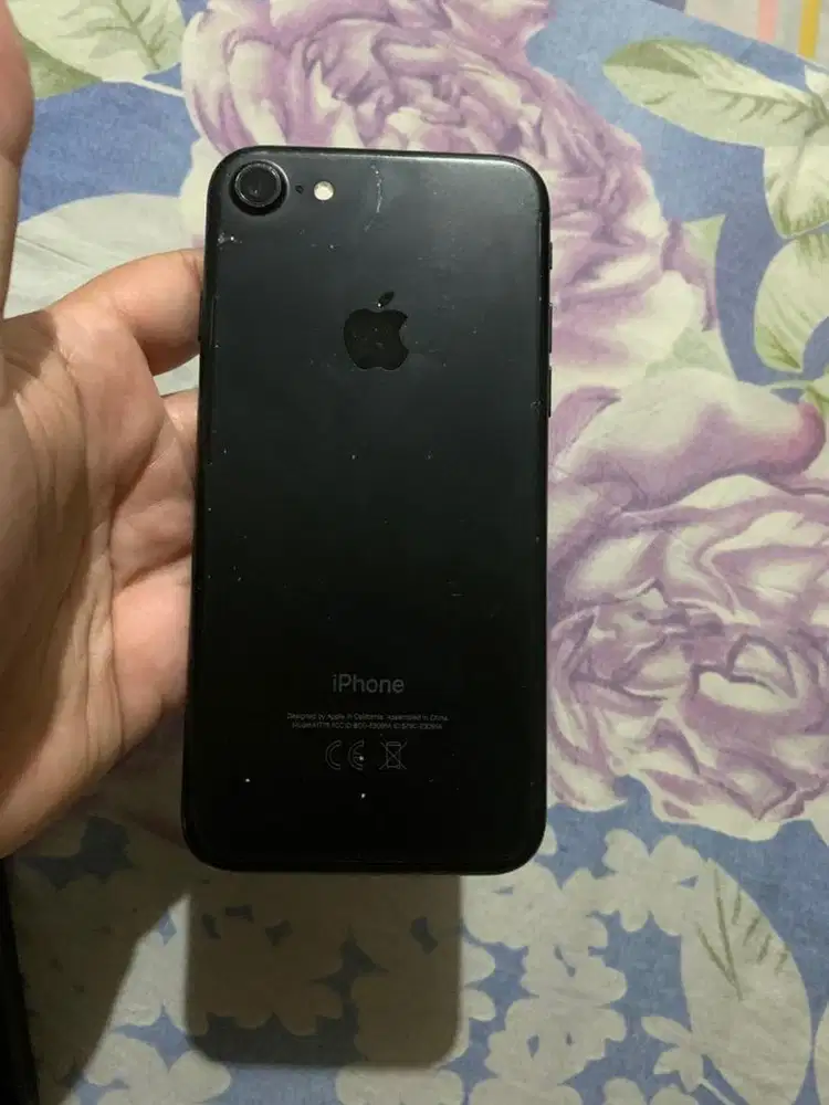 Iphone 7 hitam 32gb