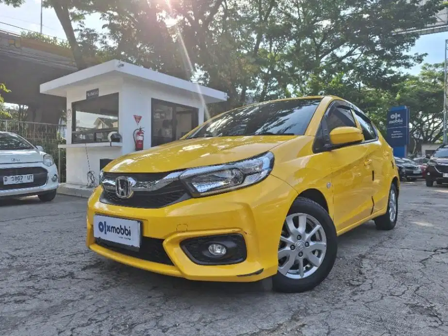 DP MURAH Honda Brio Satya 1.2 E Bensin-MT 2019 Kuning CSAQD