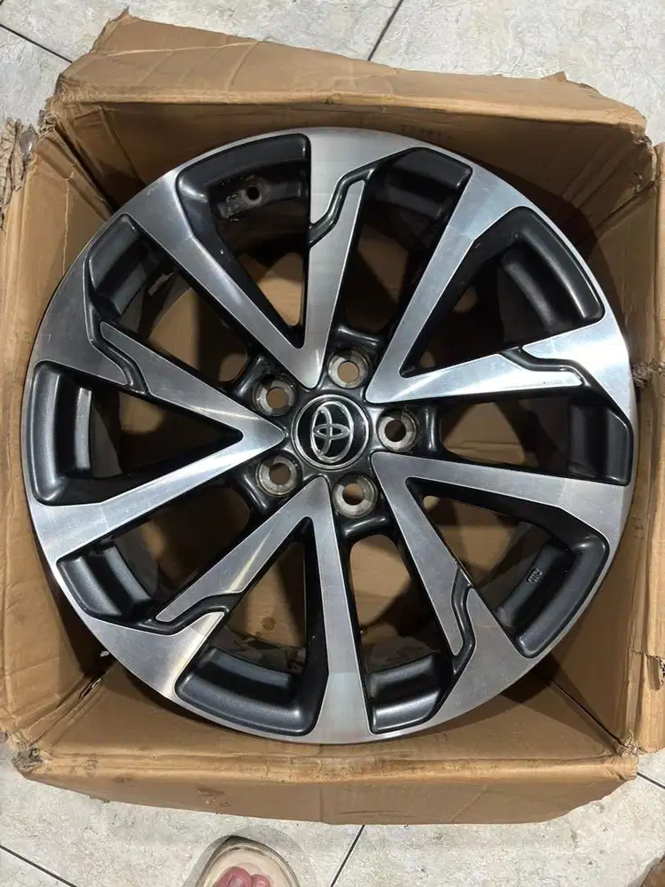 Velg PCD 5x114 R18 R 18 Ring18 Ring 18 Original Toyota Corolla Cross