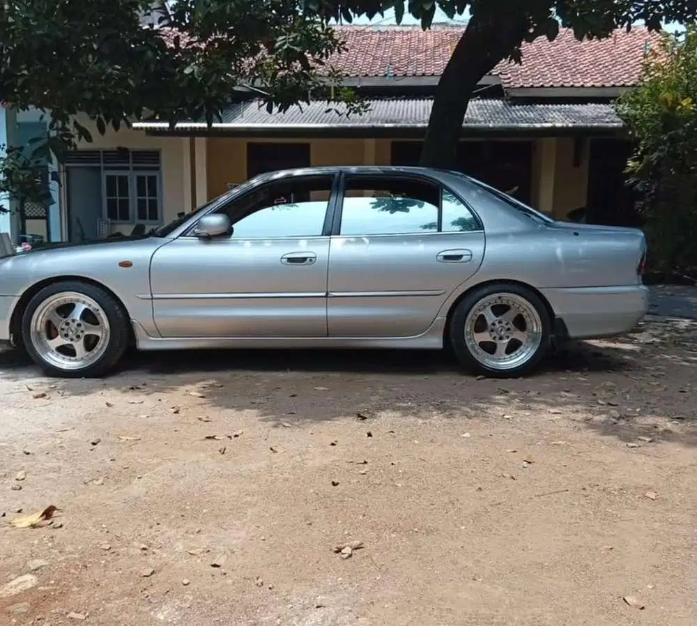 Mitsubishi Galant 1995 Bensin