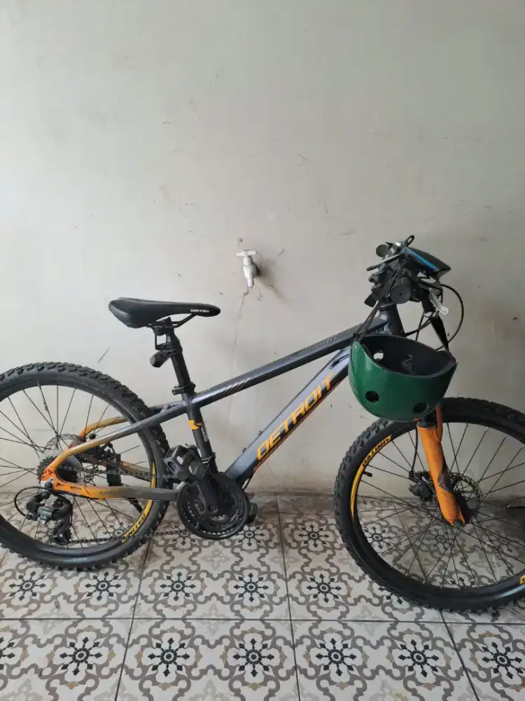 SEPEDA MTB UNITED DETROIT SV VELG 24 INCI