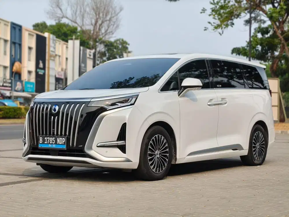 Denza D9 2025 NIK 2024 Low KM Kondisi Mulus Terawat Siap Pakai