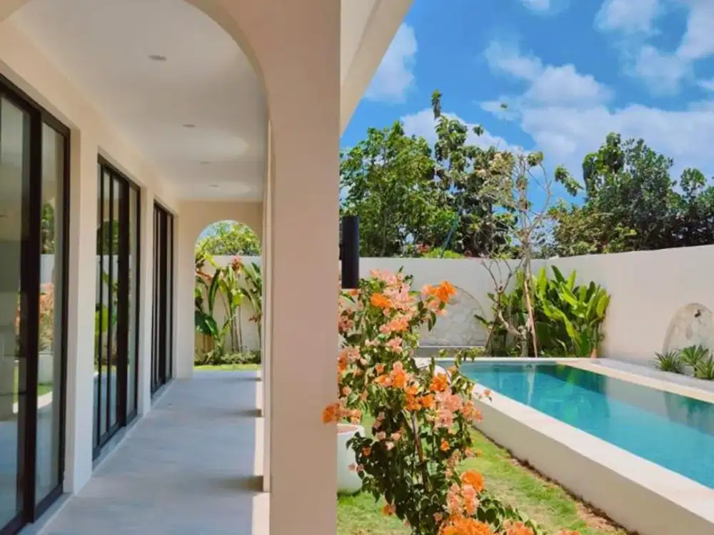 REFINED MEDITERRANEAN VILLA IN SEMINYAK
