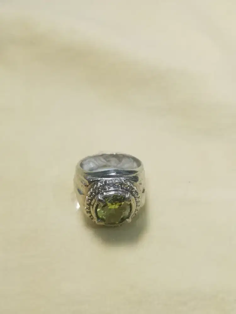 Cincin batu akik peridot