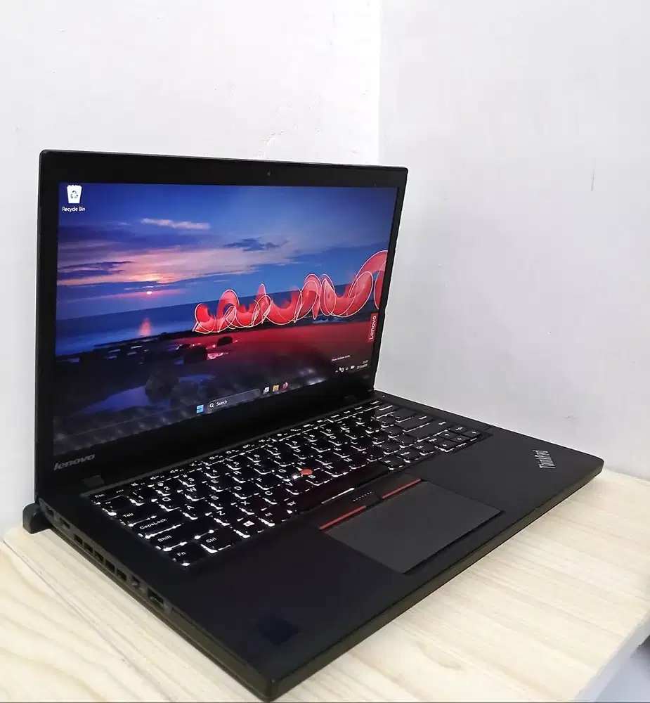 Thinkpad T450s FHD IPS | 8/256GB SSD | i5-5200U | Lenovo Windows 11