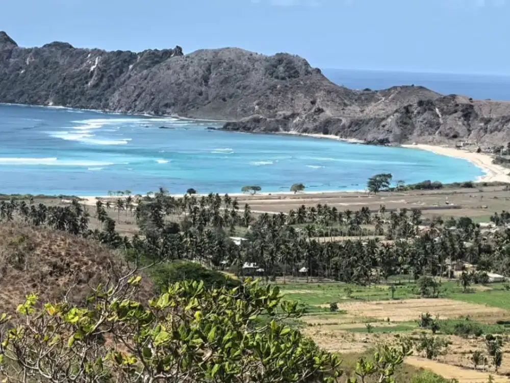 Tanah full view laut di Buwun mas cocok untuk villa