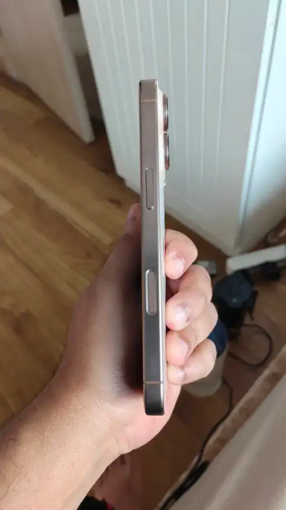 Iphone 16 pro 256. Desert titanium Inter