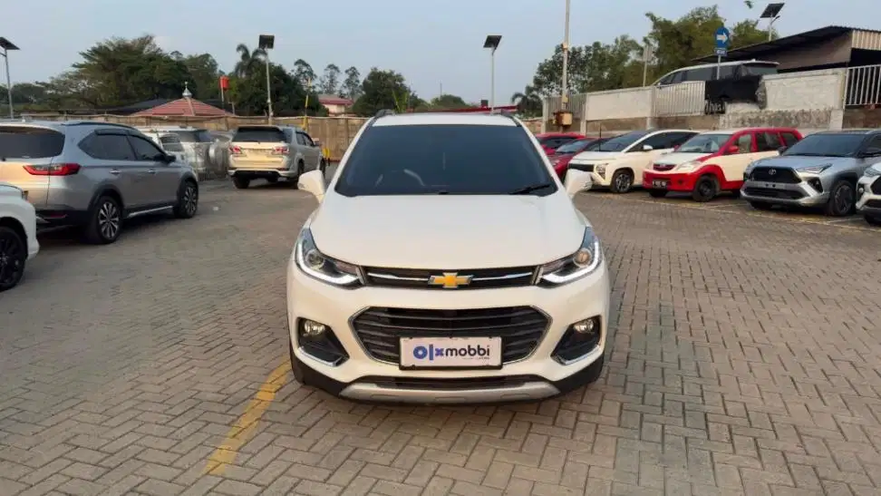 DP MURAH Chevrolet Trax 1.4 Turbo LTZ Bensin-AT 2017 Putih CFYQB