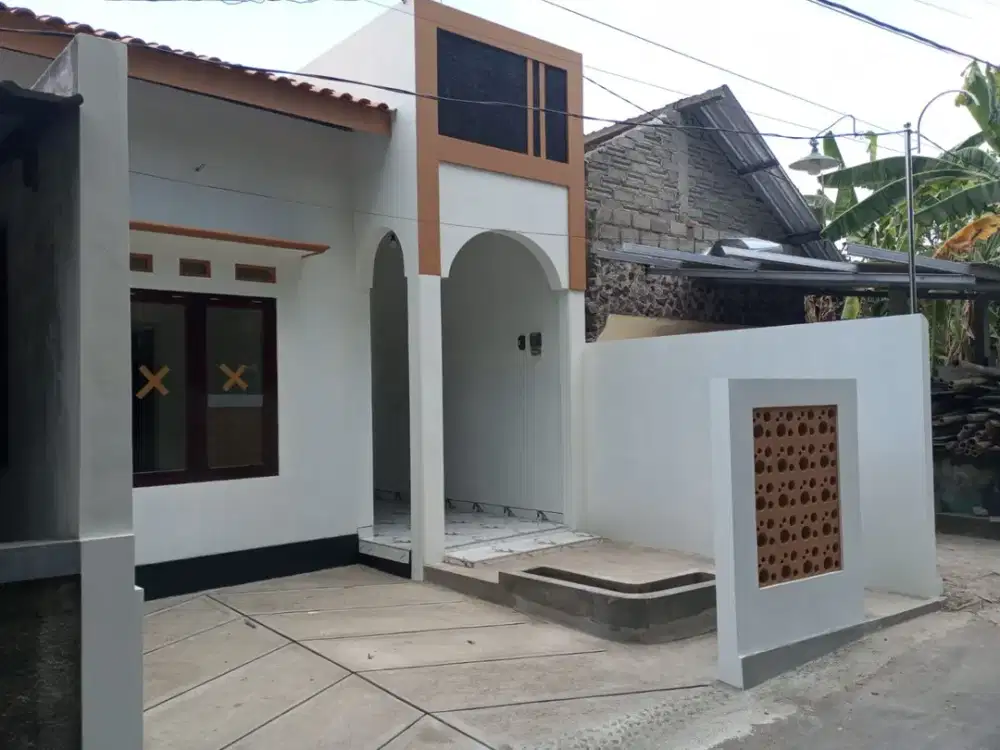 Rumah Baru Desain Modern Klasik Dekat SPBU Manisrenggo, Harga 330 Juta Nego!