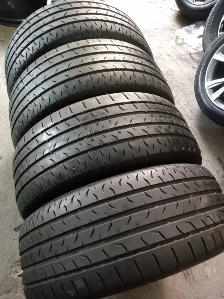 Continental 235 50 R18