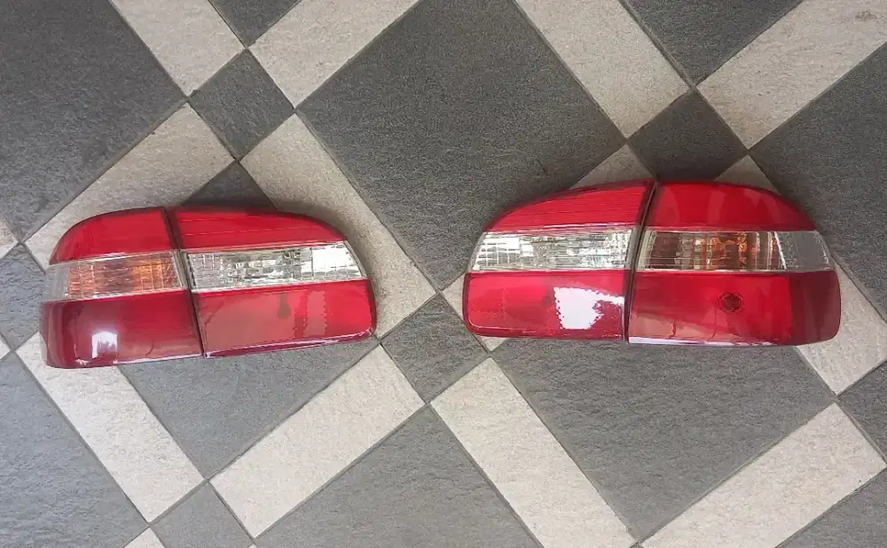 Lampu belakang all new corolla ae112