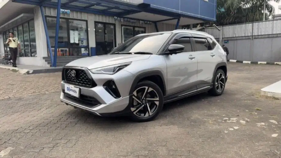 KM Rendah - Toyota Yaris Cross 1.5 S GR TSS Bensin-AT 2023