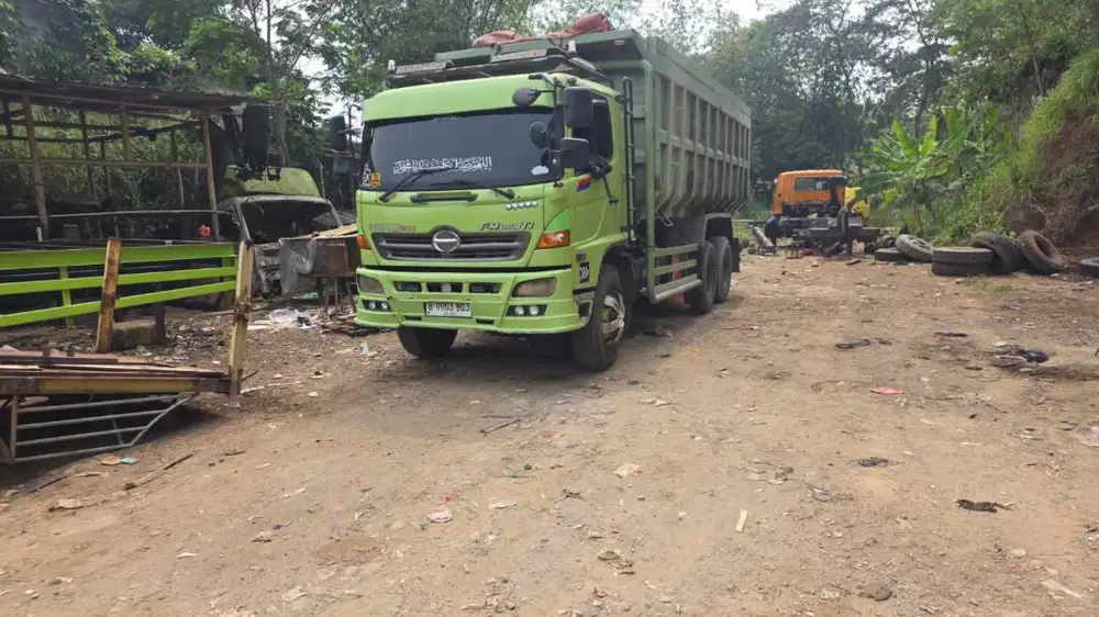Hino FM 260 JD Tahun 2014 – Harga Bisa Nego