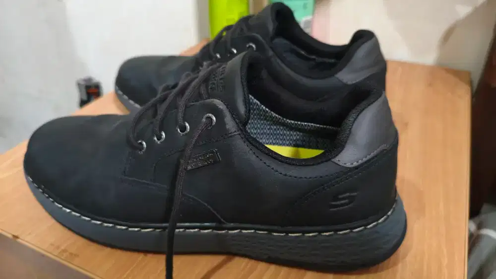 Sepatu skechers Relaxed Fit 41
