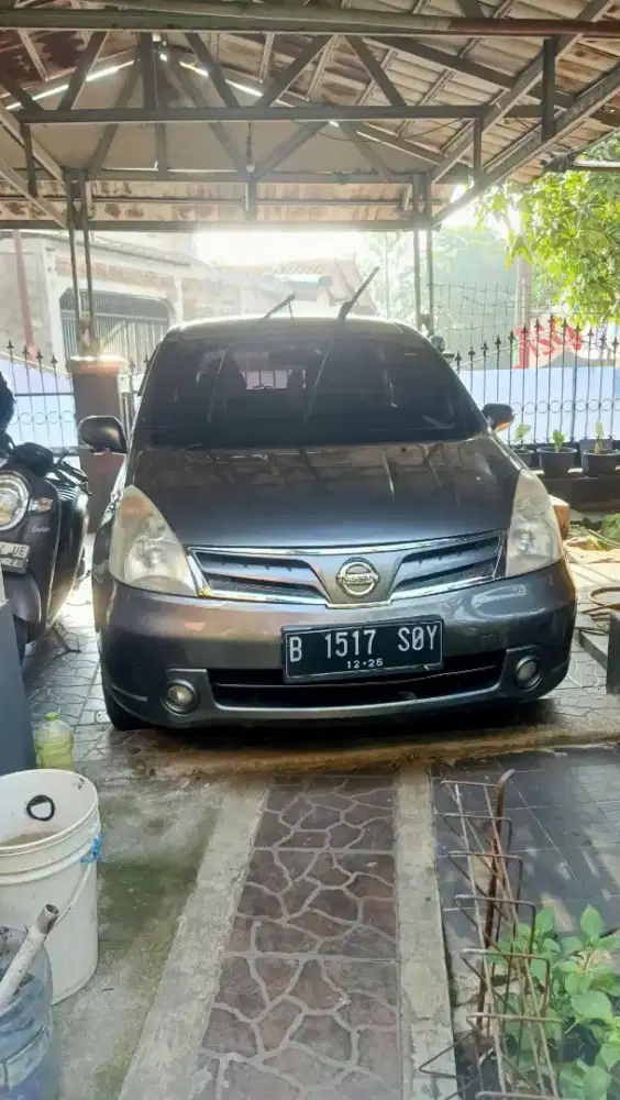 Jual Grand Livina XV 1.5 MT 2011 akhir.