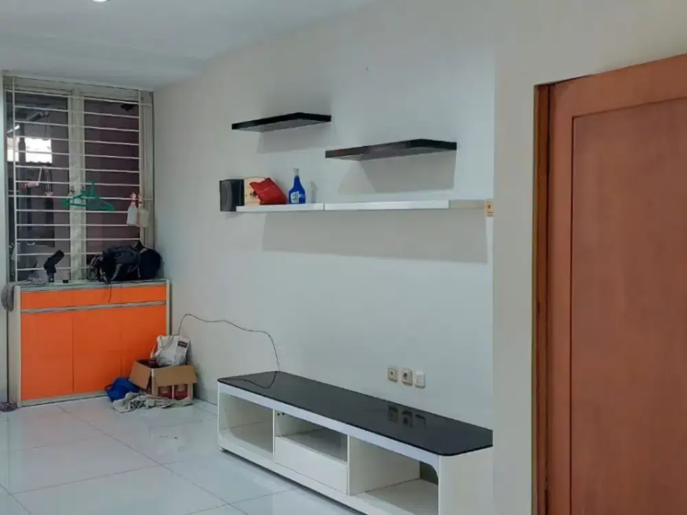 Rumah Grisenda Pik Semi Furnished rapi