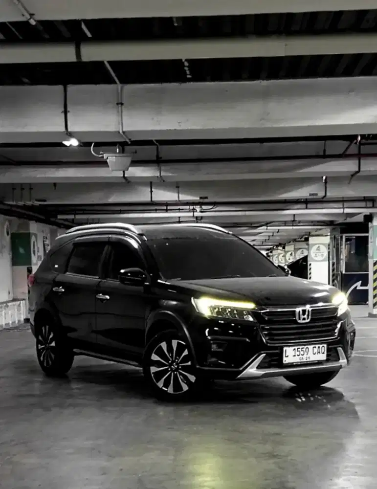 DP 25 jt NEW BR-V 1.5 PRESTIGE AT 2023 HITAM