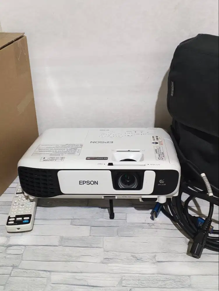 Fullset LikeNew!! Proyektor Epson X450 kecerahan 3.600 Lumens 3LCD
