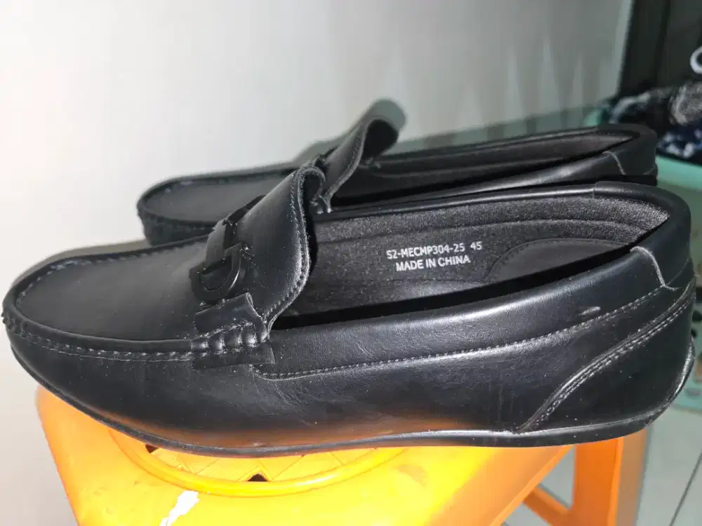 Sepatu Yongki Komaladi