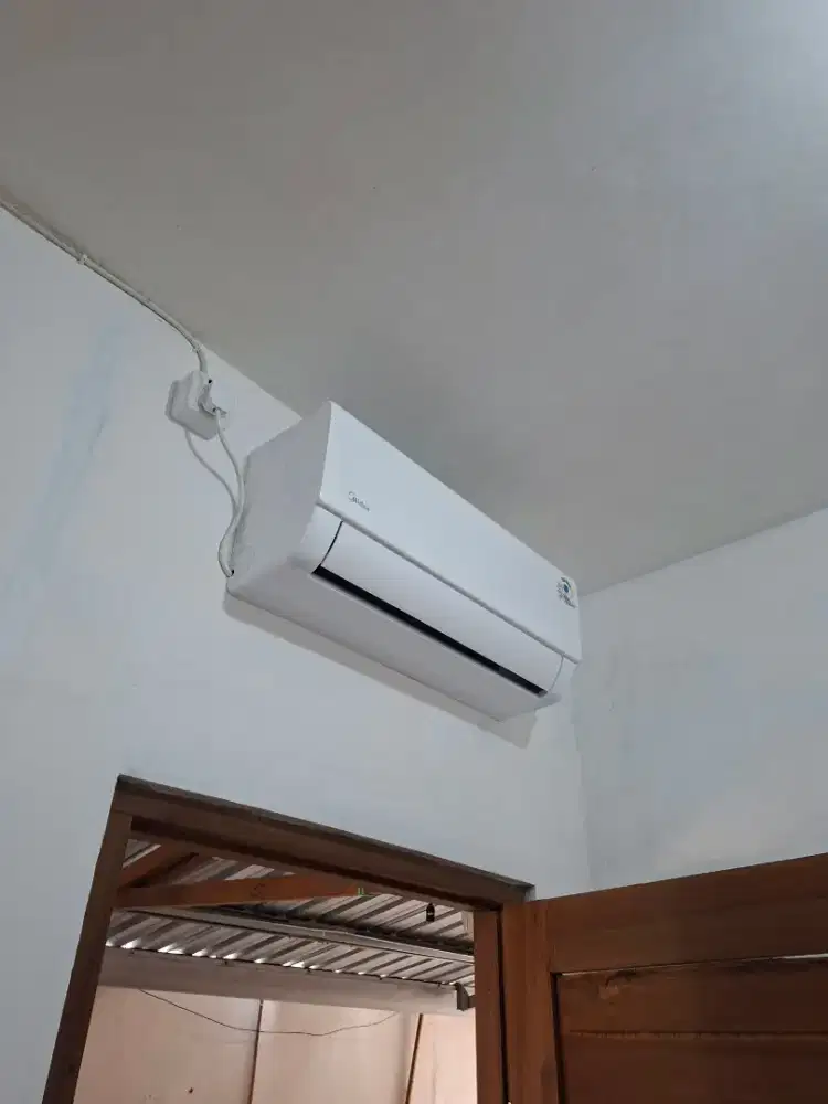 Dijual AC Midea MSFQ 1/2 PK - Like New Pemakaian Baru 10 Hari!