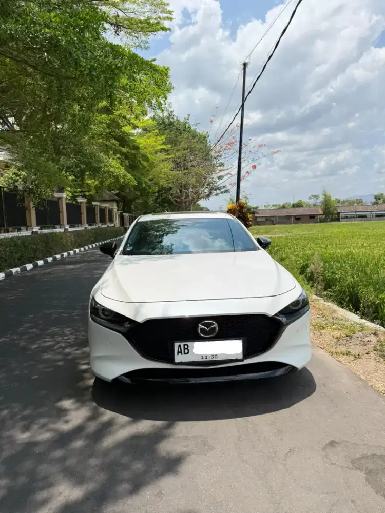 Like New! Mazda 3 Hatchback Skyactive 2.0 AT 2025