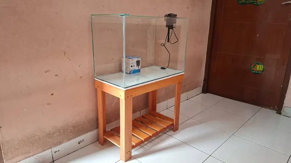 Aquarium satu set meja dan mesin