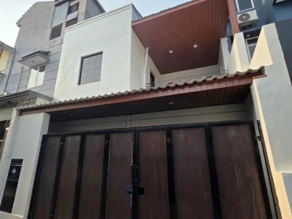 RUMAH BAGUS TEBET 2 LANTAI HADAP SELATAN OPEN PRICE 3 M S761