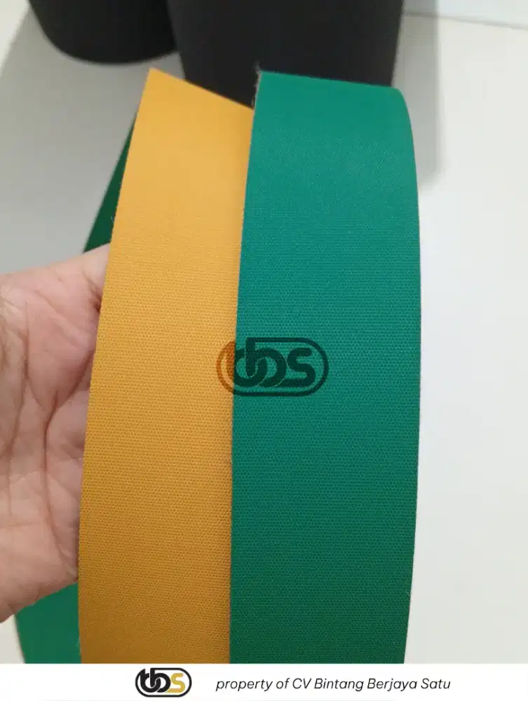 Flat transmission belt