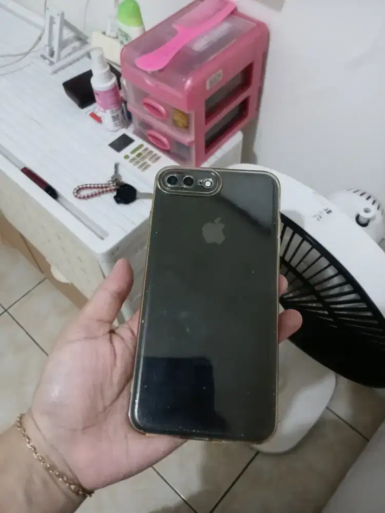 iPhone 7+ bekas