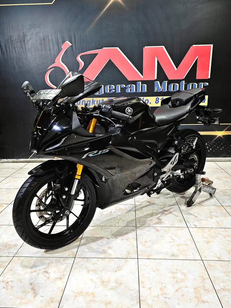 Yanaha R15 V4 Black Glossy mewah keren th 2022. Anugerah motor rungkut