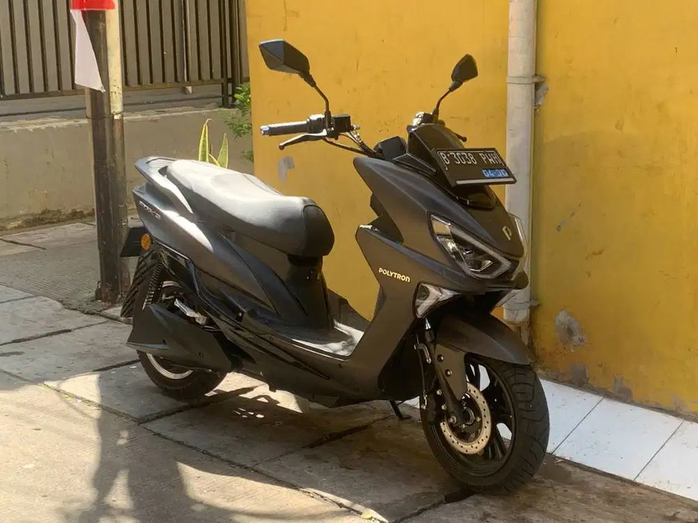 Polytron Fox S 2024 Abu-abu