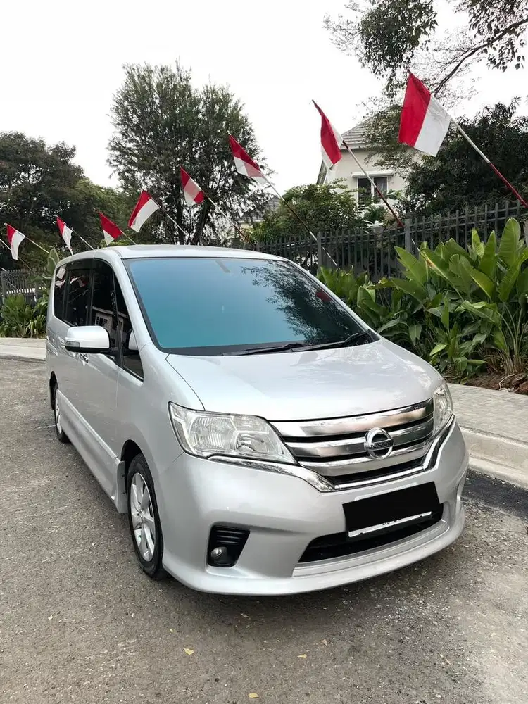 NISSAN SERENA HWS 2013 AT