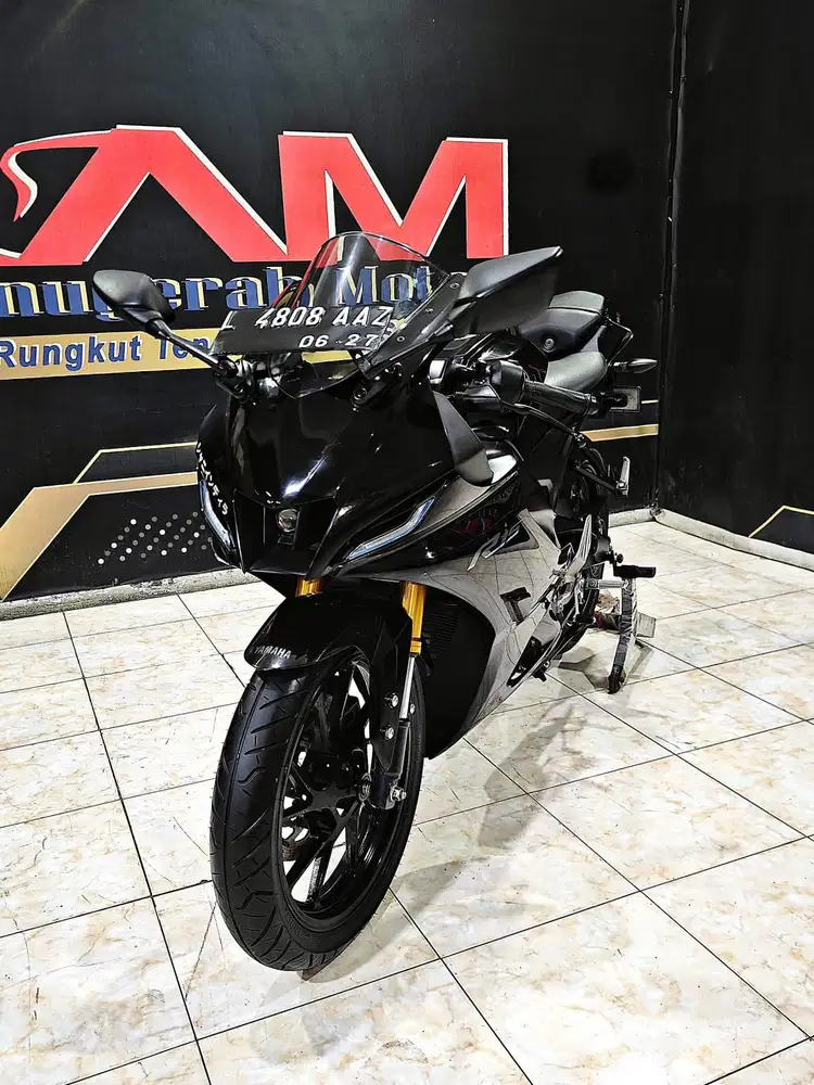 Yamaha R15 V4 black glossy mewah keren th 2022. Anugerah motor rungkut