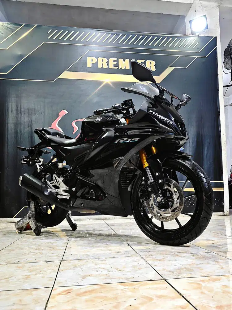 Yamaha R15 V4 black glossy keren mewah th 2022. Anugerah motor rungkut