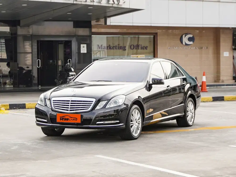Mercy E300 CGI Elegance 2011 Hitam