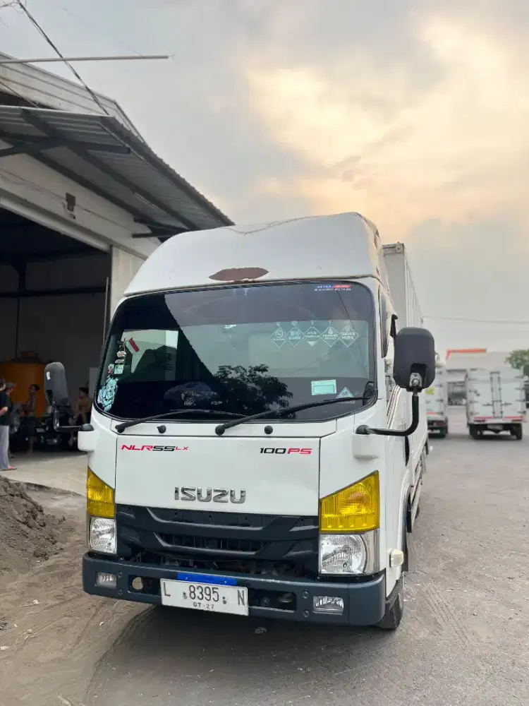 ISUZU ELF NLR 55