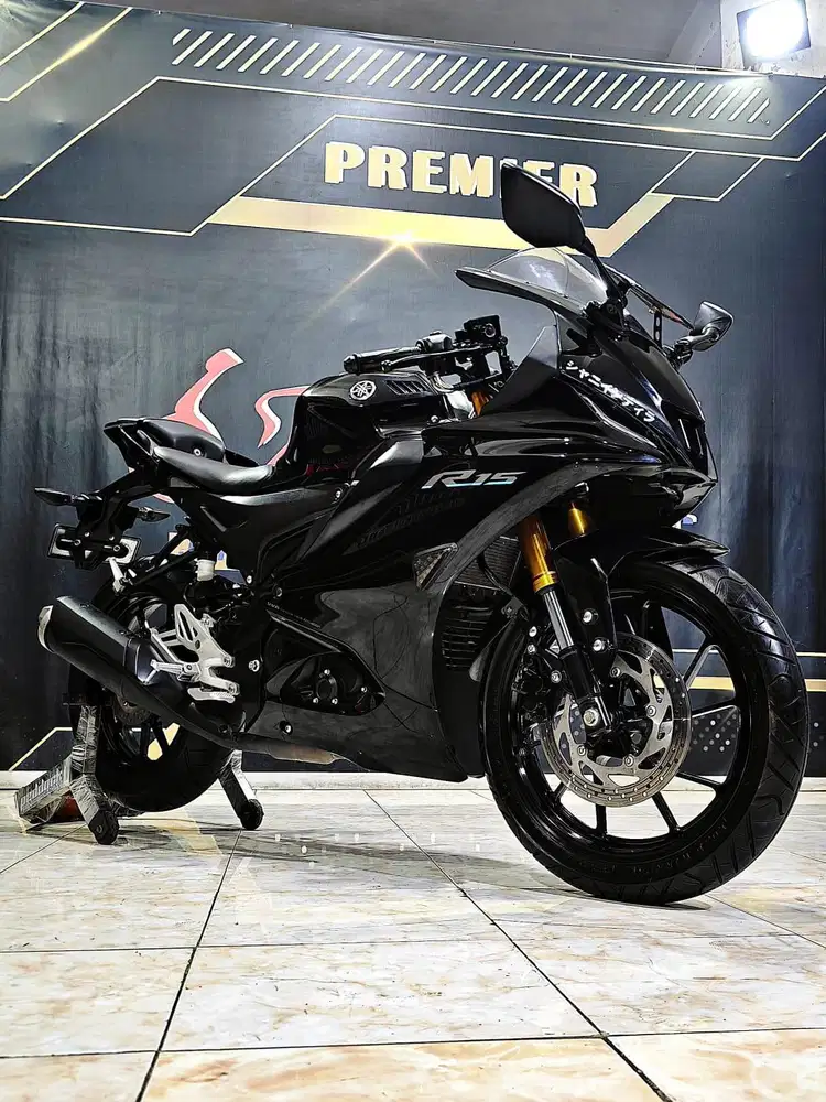 Yamaha R15 V4 black glossy mewah keren th 2022. Anugerah motor rungkut
