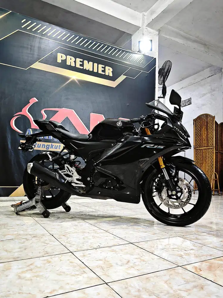 Yamaha R15 V4 black glossy mewah keren th 2022. Anugerah motor rungkut