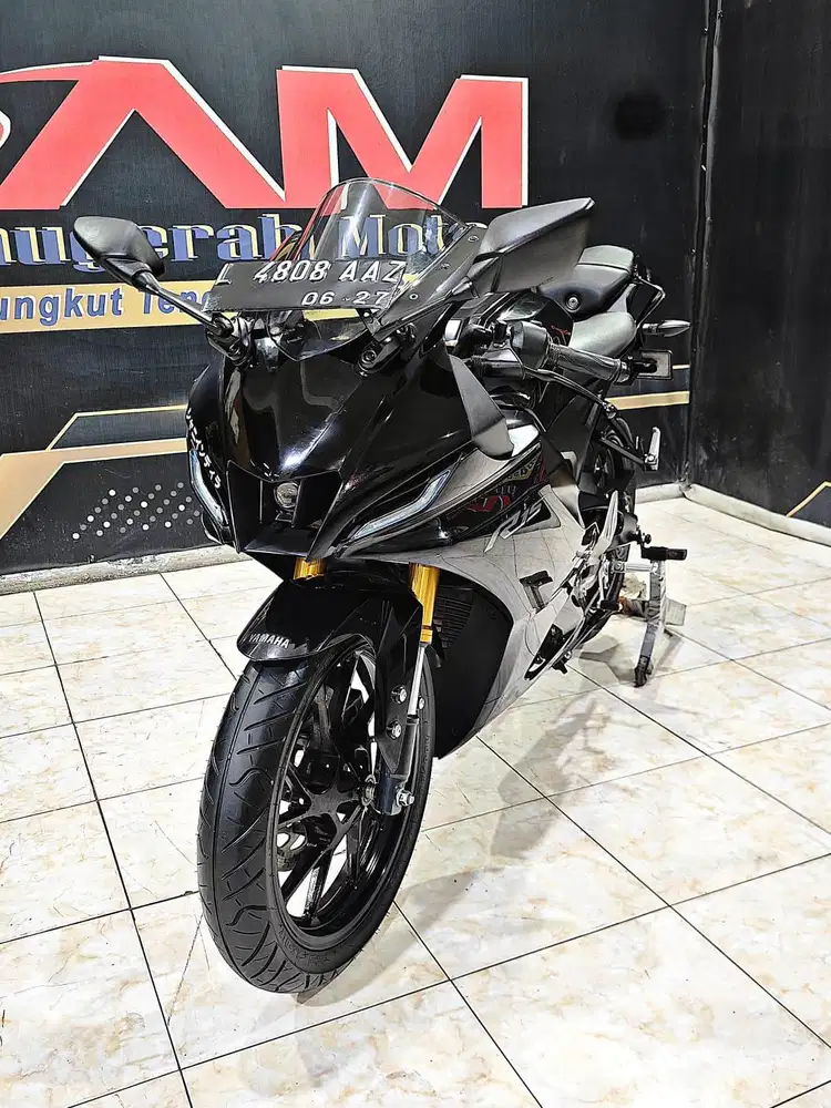 Yamaha R15 V4 black glossy mewah keren th 2022. Anugwrah motor rungkut