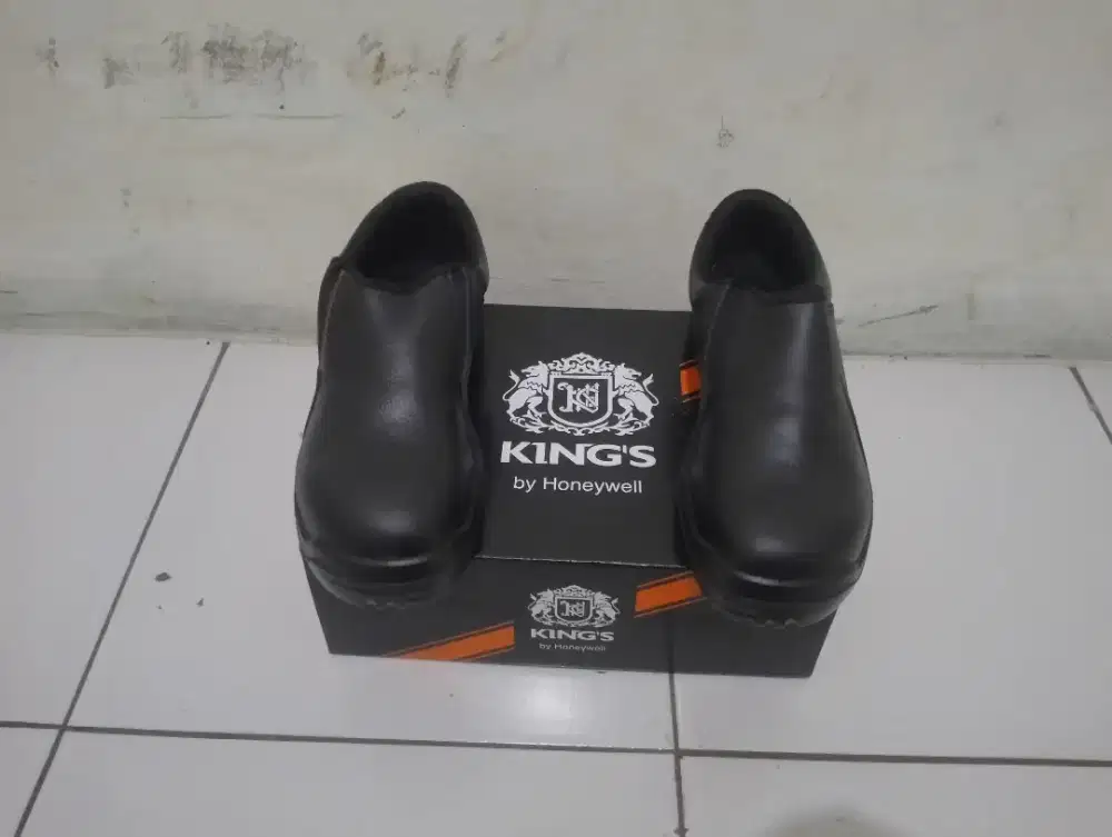 Sepatu safety merek kings Honeywell ory ukuran 43