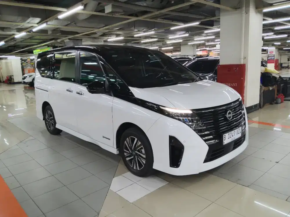 Nissan Serena Hybrid AT 2025