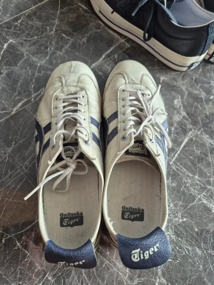 Sepatu onitsuka original size 40,5