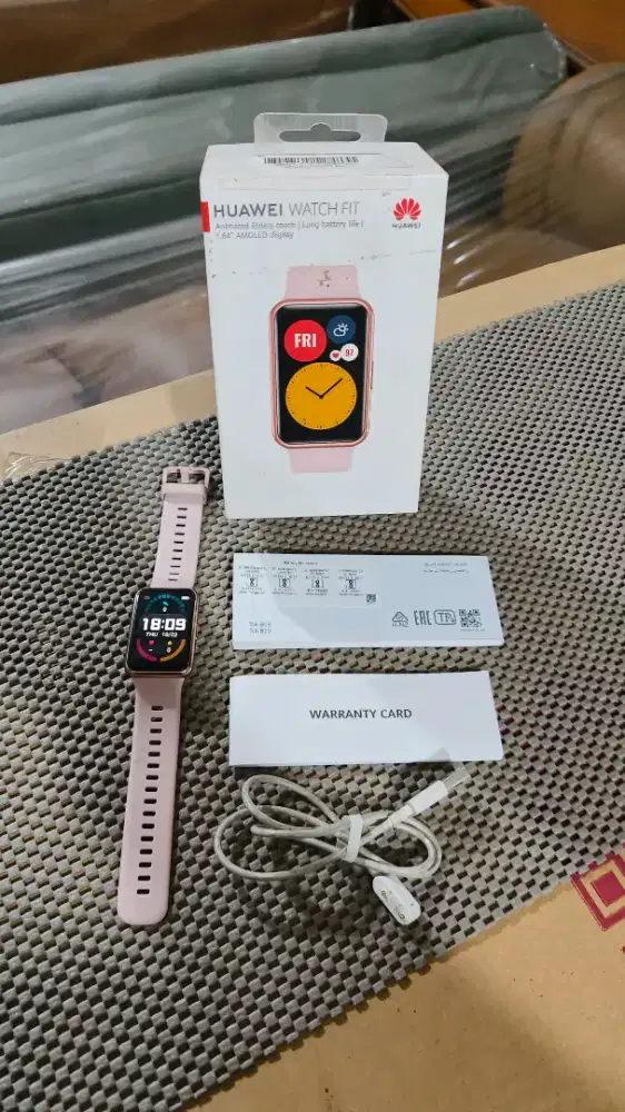 smartwatch huawei watch fit, fullset, batere awet