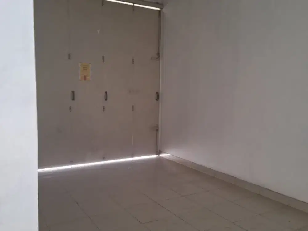TERMURAH DISEWAKAN RUKO 2 LANTAI SIAP PAKAI COCOK UNTUK USAHA LOKASI STRATEGIS DI MAINROAD SINGGASANA PRADANA BANDUNG