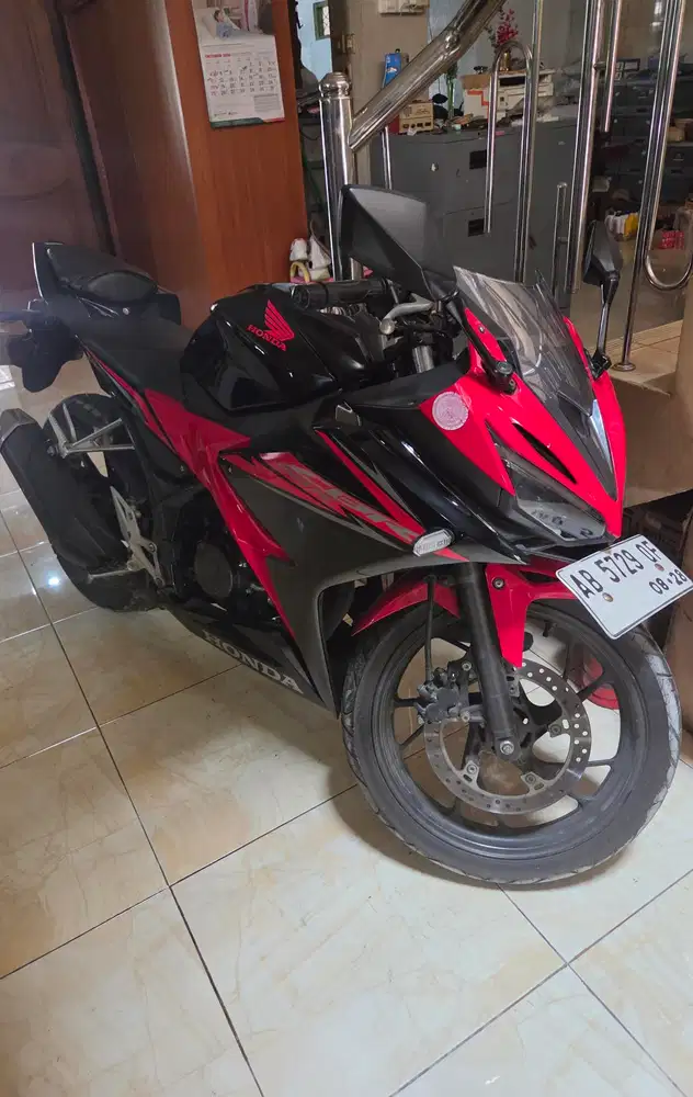 Cbr 150 facelift 2018 merah hitam  Gbm kredit / tunai