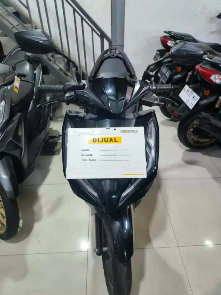 Honda Vario 125 2024 Hitam