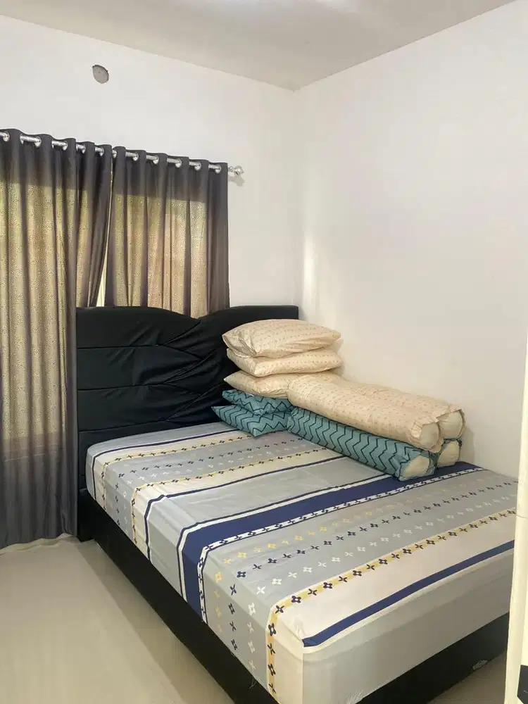 DIKONTRAKKAN RUMAH TERMASUK PERABOT