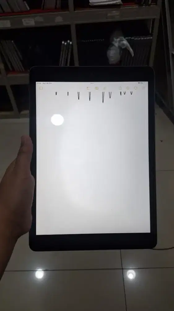 IPAD GEN 8 2020 32 GB MINUS WHITESPOT