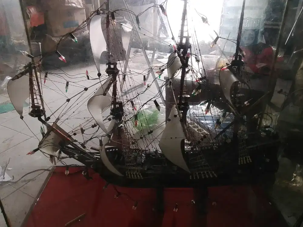 hiasan kapal rakitan tangan