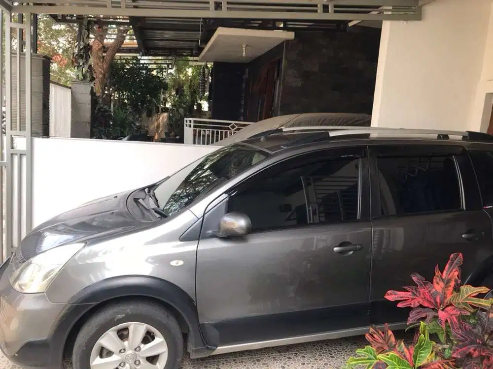Nissan Livina 2011 Bensin